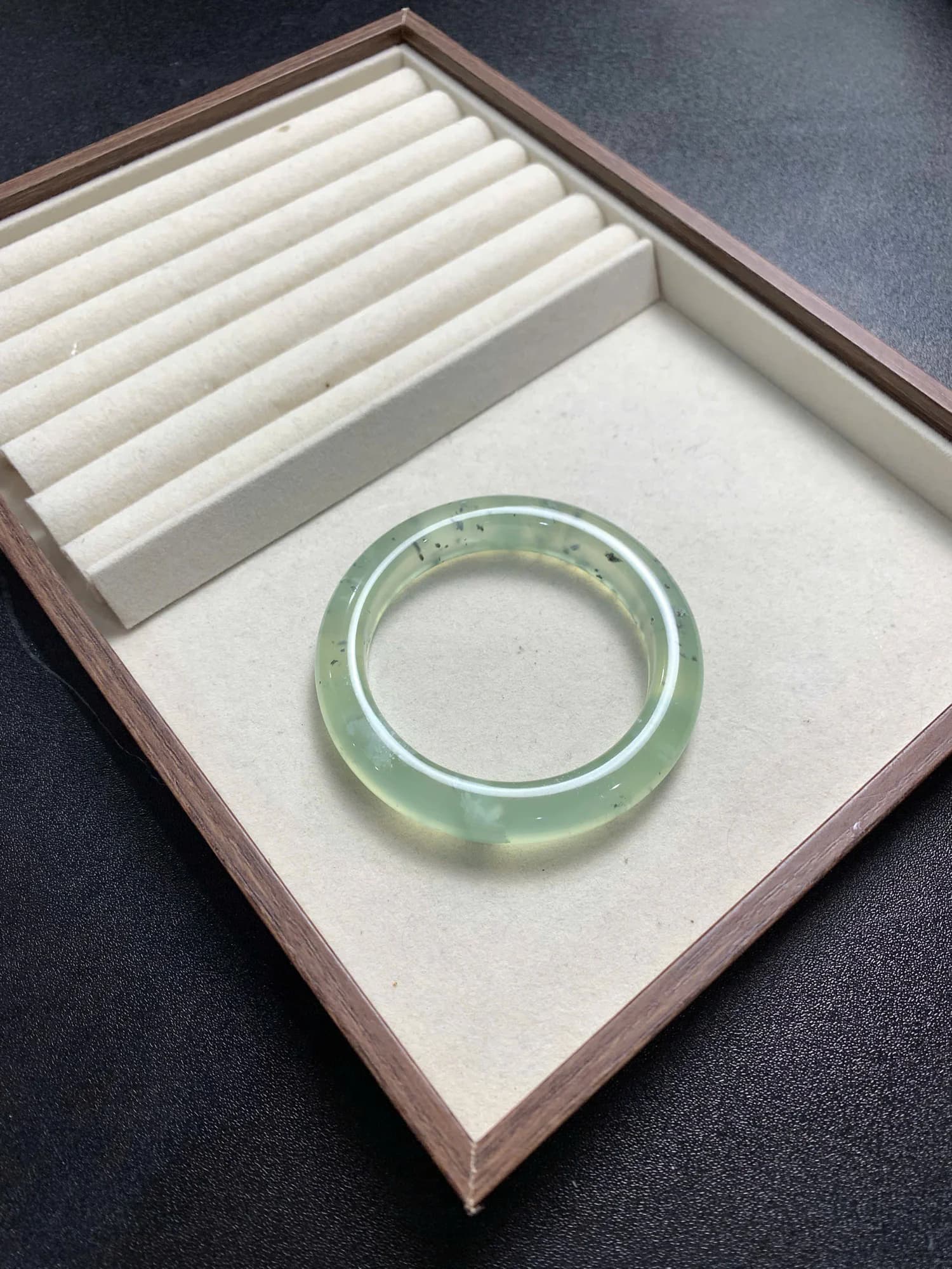 Tụ Nham Xanh Lá mã 10042