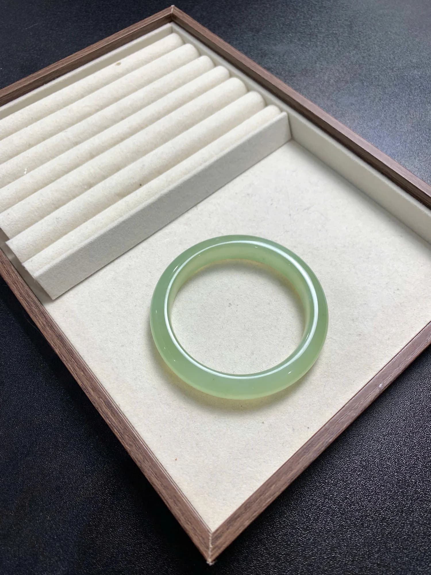 Tụ Nham Xanh Lá mã 10044