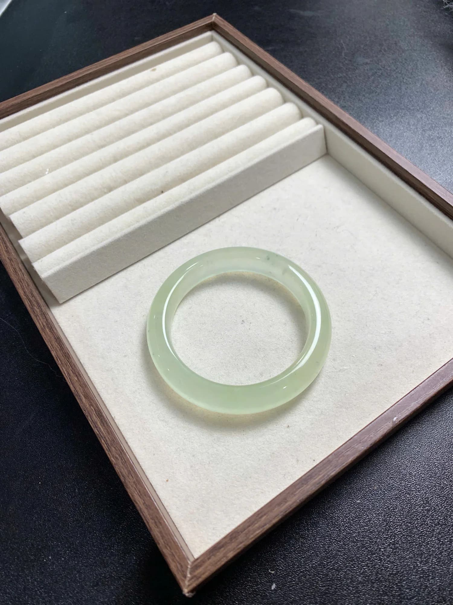 Tụ Nham Xanh Lá mã 10025