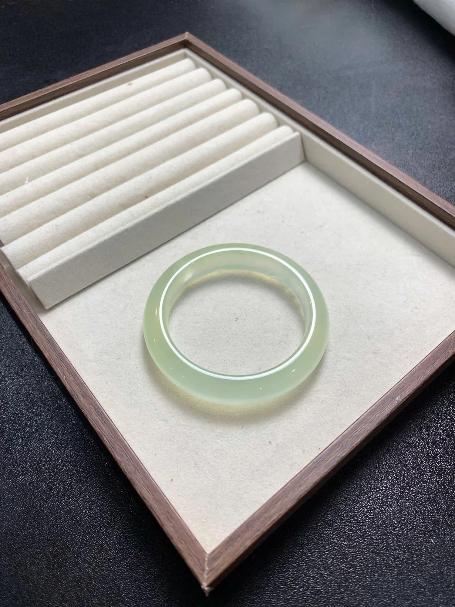 Tụ Nham Xanh Lá mã 10048